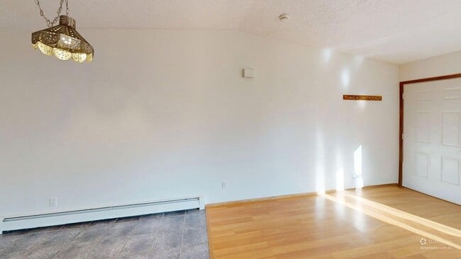 Building Photo - 2 Bedroom with a Patio with beds