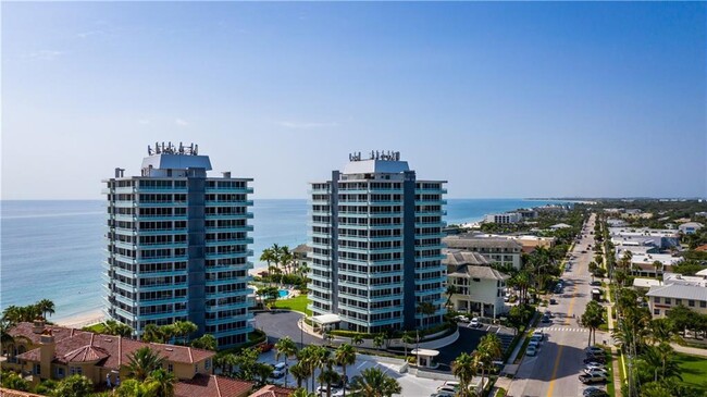 Building Photo - 3554 Ocean Dr