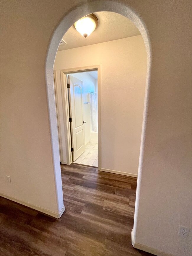 Building Photo - 3 Bedroom Home in Great Neighborhood!