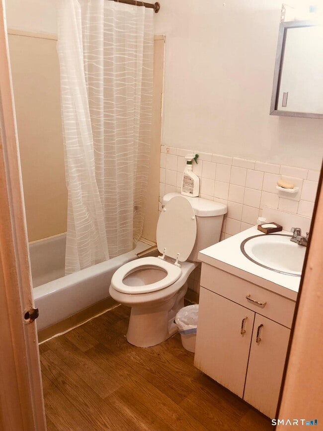 Building Photo - 25 Donna Dr