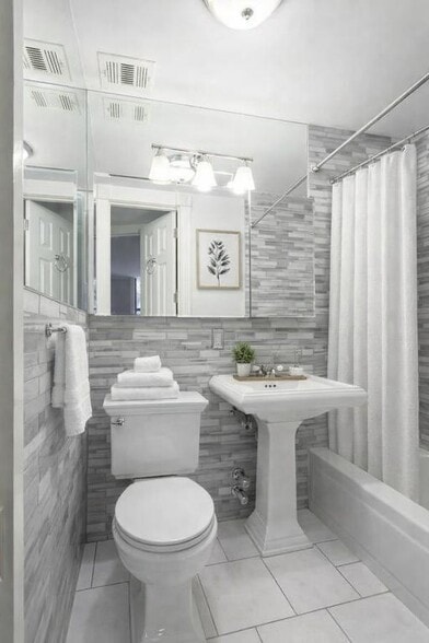 Building Photo - 53 Leroy St