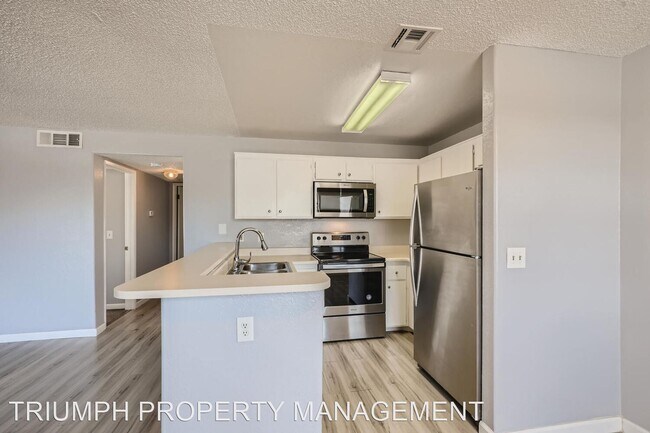 Building Photo - 2 br, 2 bath House - 2977 Juniper Hills Bl...