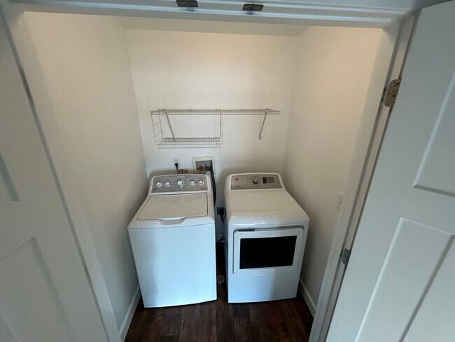 Building Photo - 14369 S Oakfield Way