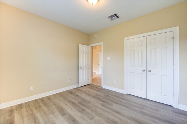 Building Photo - 5530 Mangrove Creek Ln