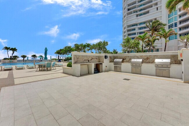 Building Photo - 1620 S Ocean Blvd