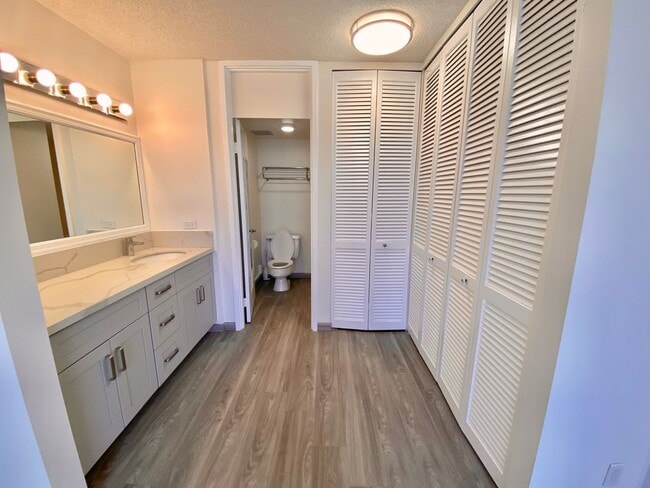 Building Photo - RENOVATED 2 bedroom, 2 bathroom at Waipuna...