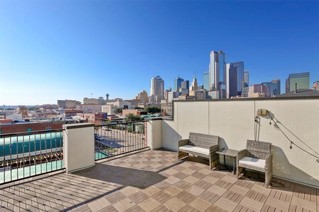 Building Photo - 640 S Pearl Expy