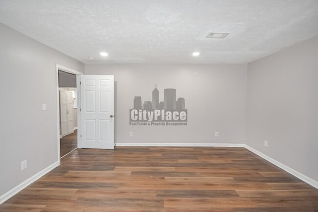 Building Photo - 2415 N Oxford St