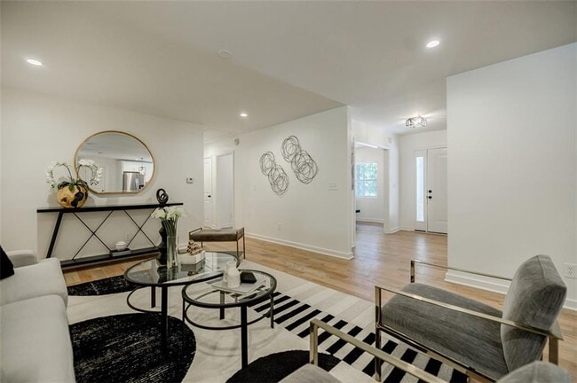 Building Photo - 3154 N Druid Hills Rd