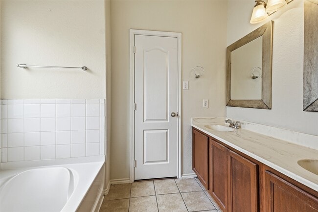 Building Photo - 14511 Long Meadow Dr