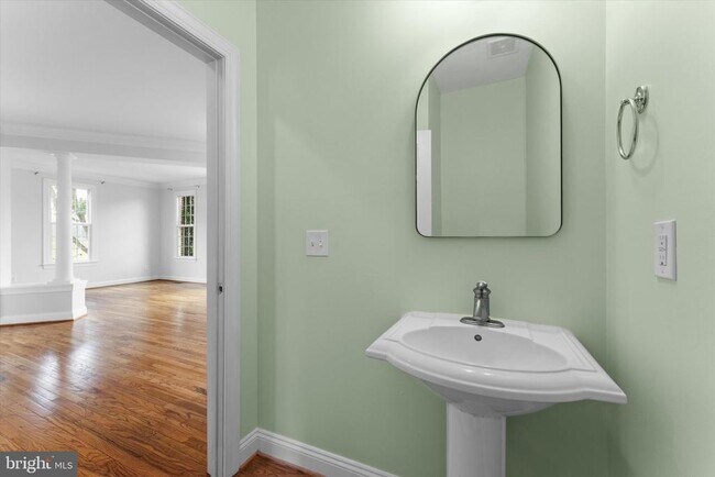 Building Photo - 116 Desales Dr
