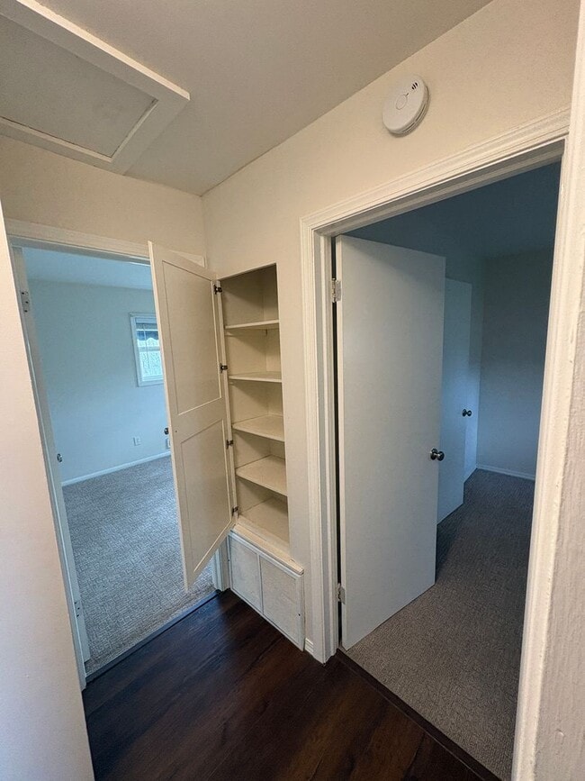 Building Photo - Spacious 4 Bedroom Home *Pet Friendly*