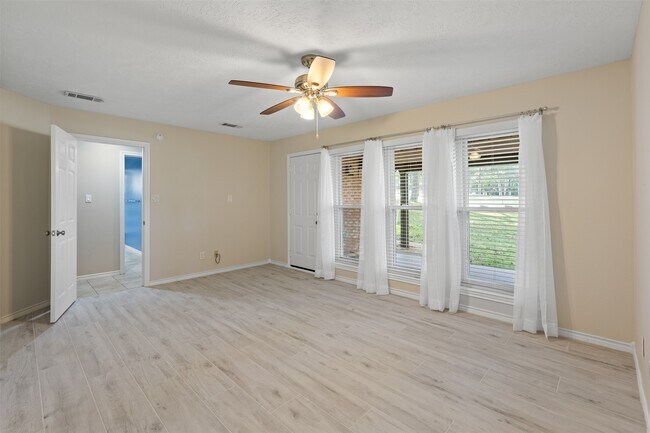 Building Photo - 120 Harbour Town Dr