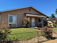 Building Photo - Single Level, Anderson Duplex near Shopping