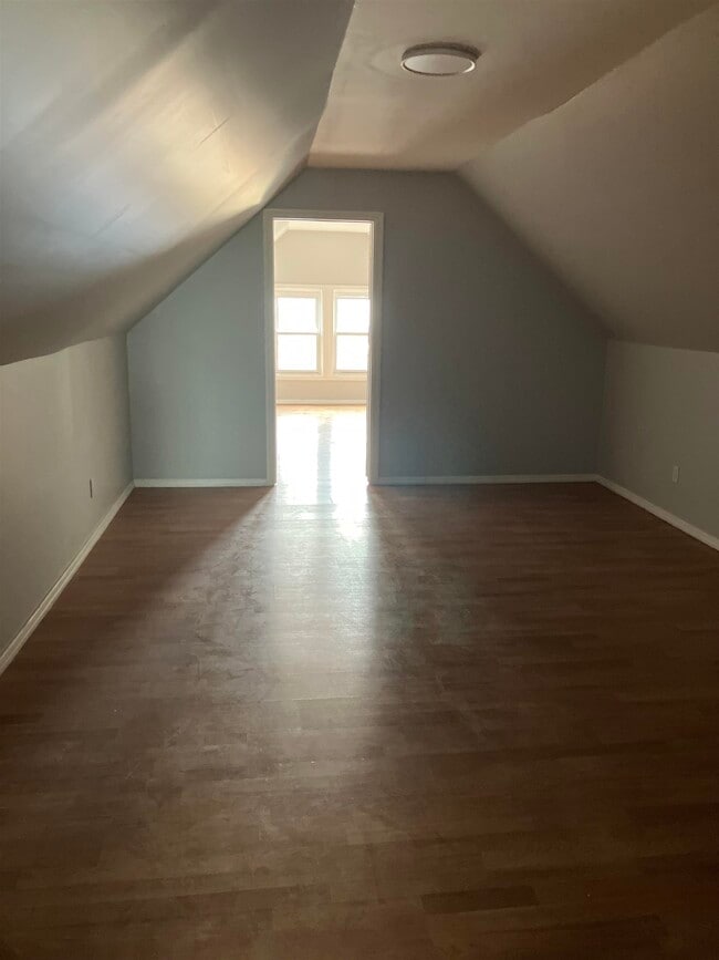 Building Photo - 127 W 51st St