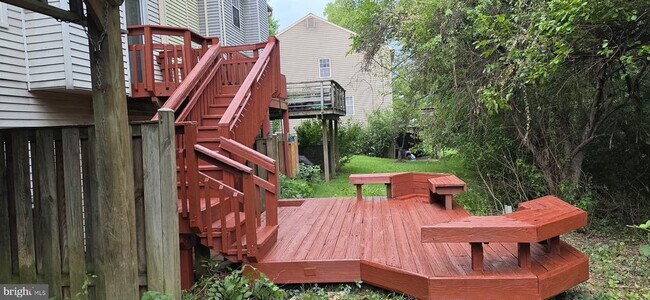 Building Photo - 8265 Londonderry Ct