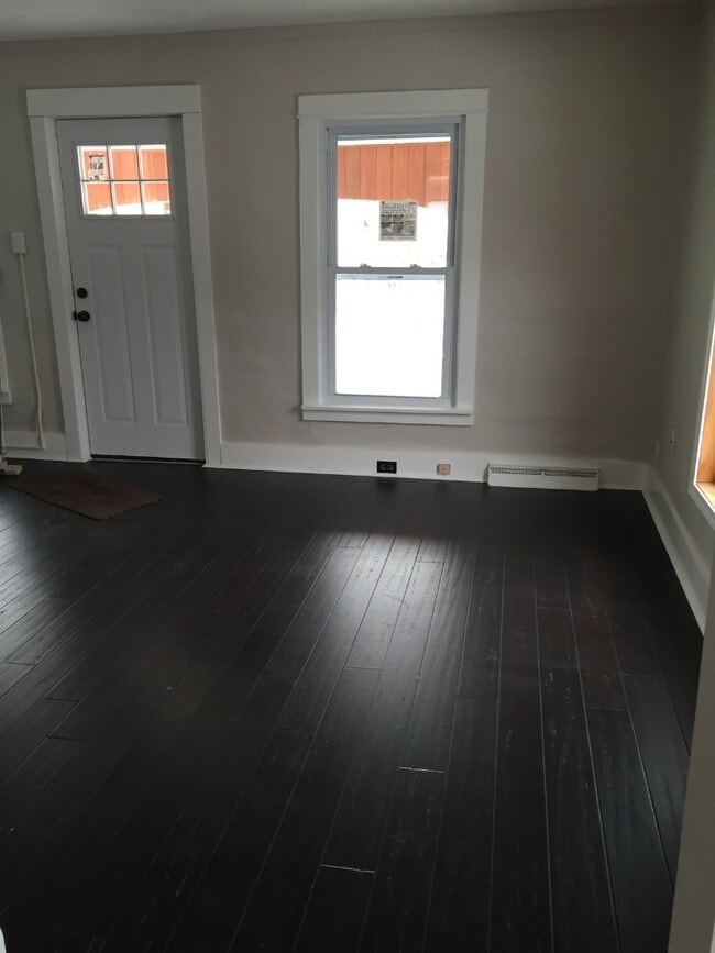 Building Photo - 127 Hyers St