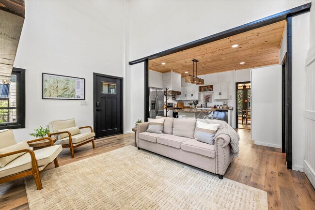 Building Photo - 152 Baxter Rd