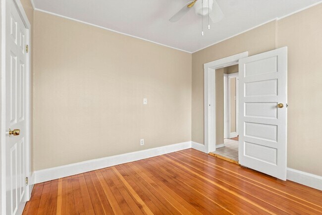 Building Photo - 9 Maple Cir