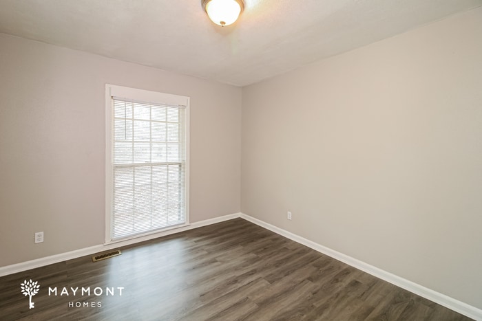 Building Photo - 4220 Hillswood Ln