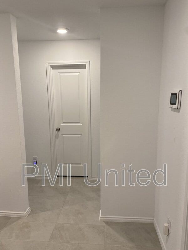 Building Photo - 325 Pueblo Bonito Trl