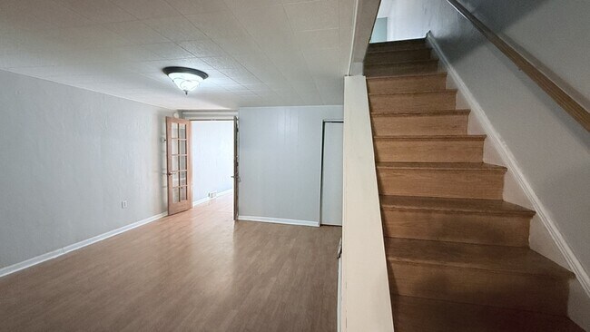 Building Photo - 222 Edmond St