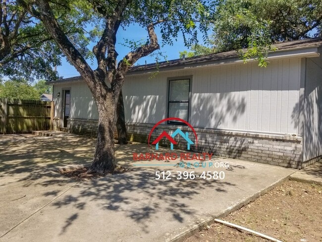 Building Photo - Newly Remodeled 3 Bedroom, 1.5 Bath