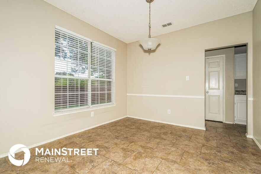 Building Photo - 7501 Meadow Creek Dr