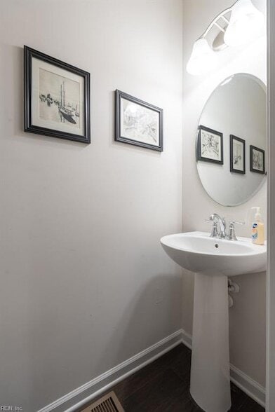 Building Photo - 605 Brickell Chase