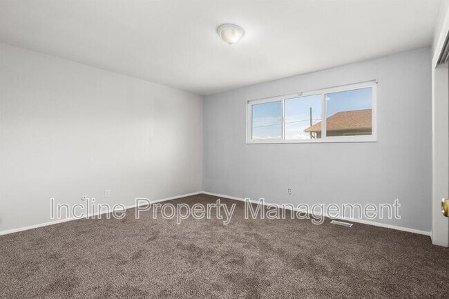 Building Photo - 80 N 400 E