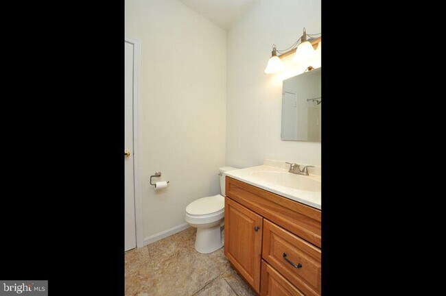 Building Photo - 28 Bridgewater Dr