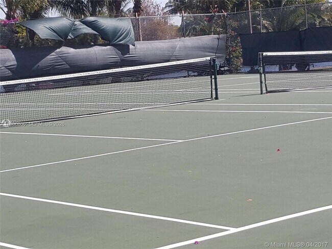 Building Photo - 14601 N Kendall Dr