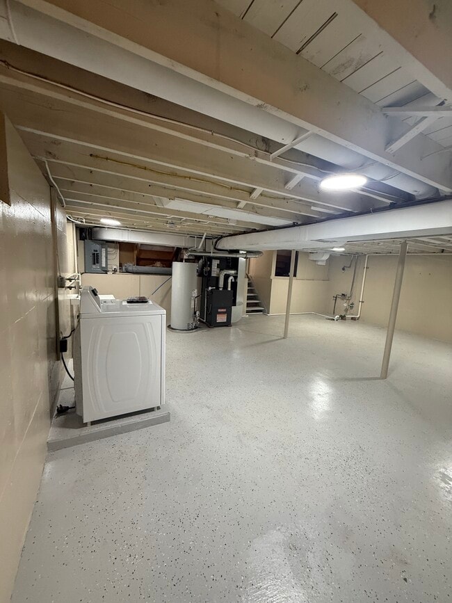 Building Photo - 4300 Fairfield Dr