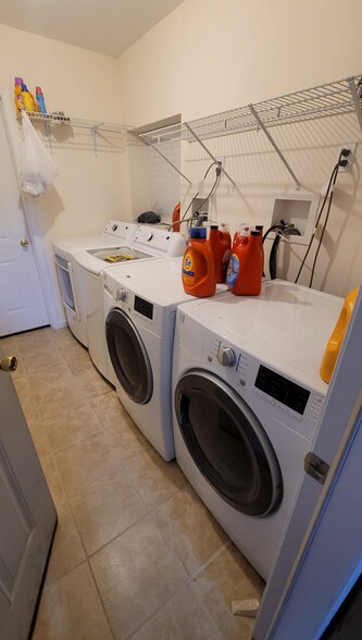 Laundry Room - 311 Cross St