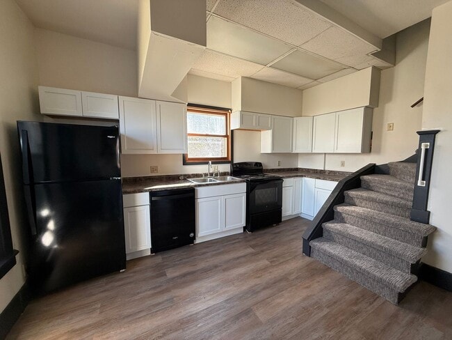 Building Photo - 902 E Kemp Ave