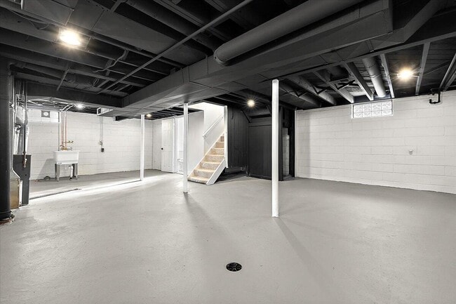 Building Photo - 6106 Oldtown St