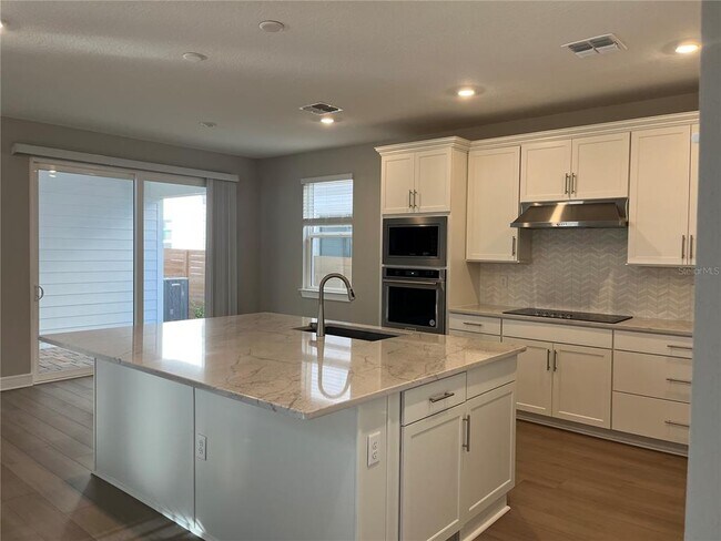 Building Photo - 3012 Polaris Dr