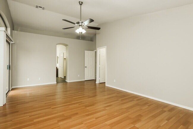 Building Photo - 10757 W Angels Ln