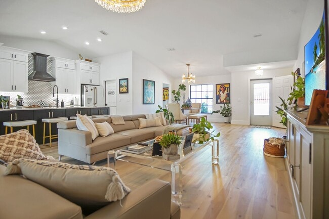 Building Photo - Ranch on 6 Acres