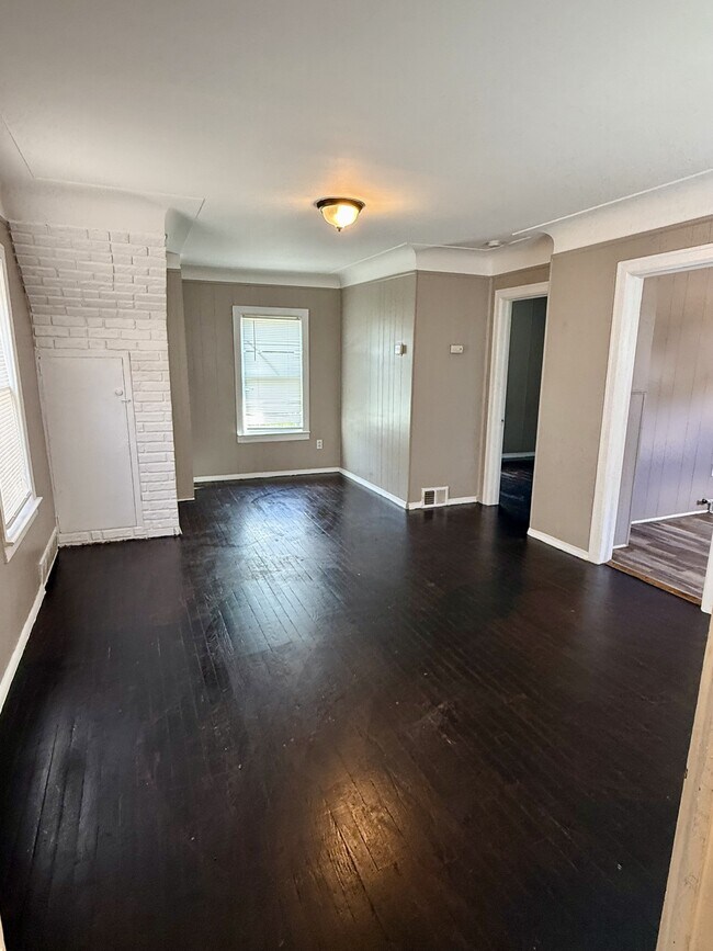 Building Photo - 7292 Meadow Ave