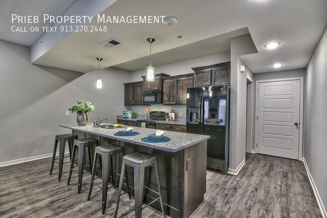 Building Photo - 12307 S Chelsea St