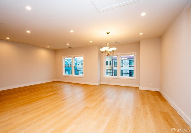 Building Photo - 436 20th Ave