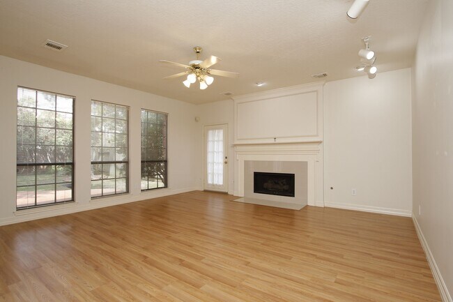 Building Photo - 13618 Shadow Falls Ct