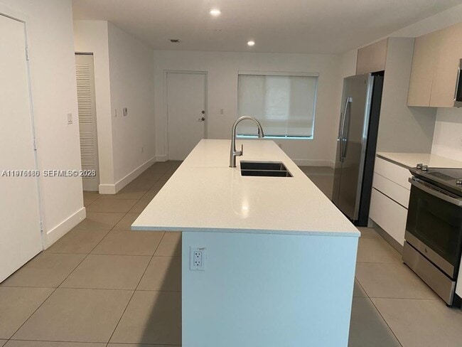 Building Photo - 2561 NE 193rd St