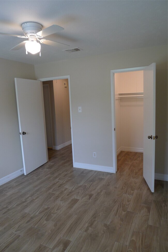 Building Photo - 14223 Whitecross Dr