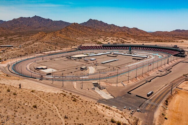 Building Photo - 4Bed/3Bath House in Avondale w/ Pool! Ready for Immediate Move In!