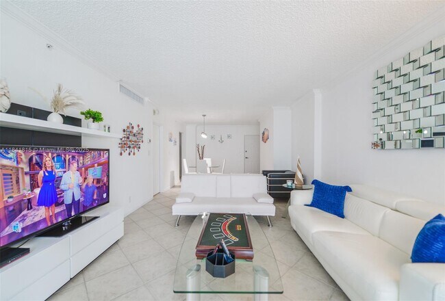Building Photo - 2501 S Ocean Dr