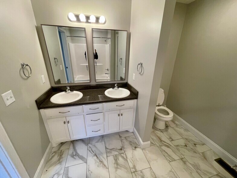 Building Photo - 224 Homewood Blvd