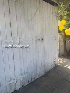 Building Photo - 290 NW 45th Ave