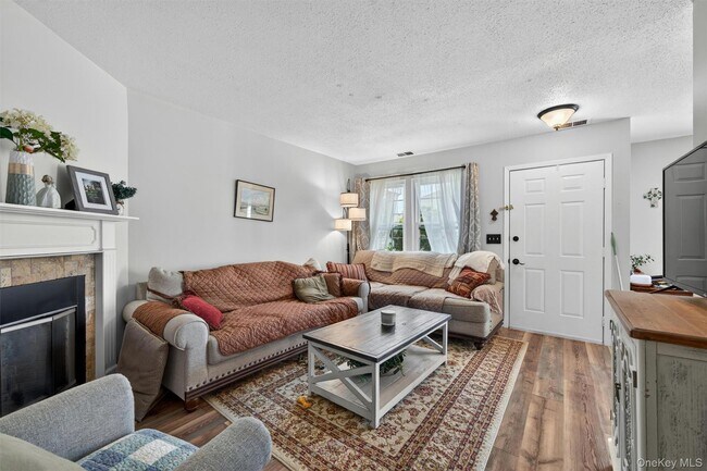 Building Photo - 1208 Whispering Hills Dr
